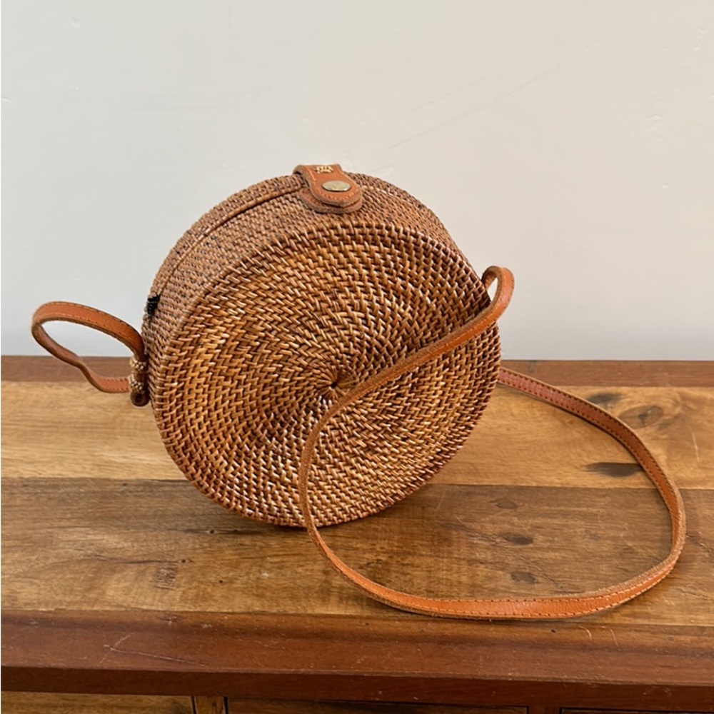 Crossbody purse